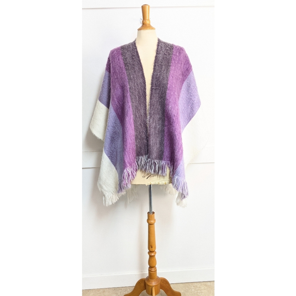 Vintage 1980s Wool Poncho Purple White size Large